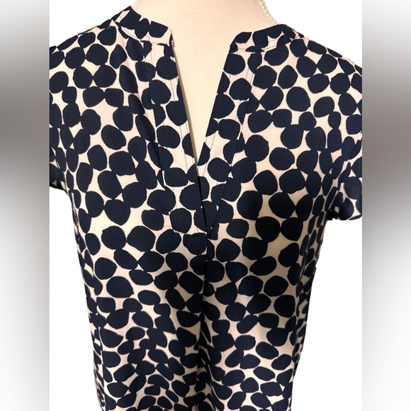 NWOT Calvin Klein navy and white dotted blouse size small - Picture 3 of 4